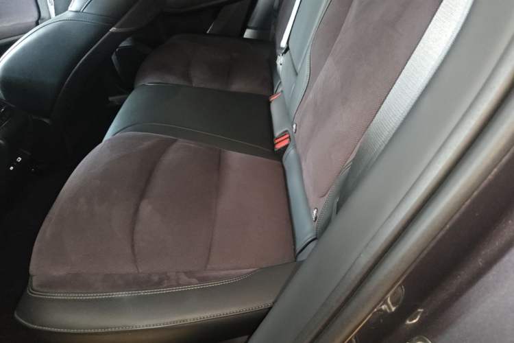 Used Lynk & Co 08 EM-P 2023 220km All-Wheel-Drive Performance Halo Left Rear Seat