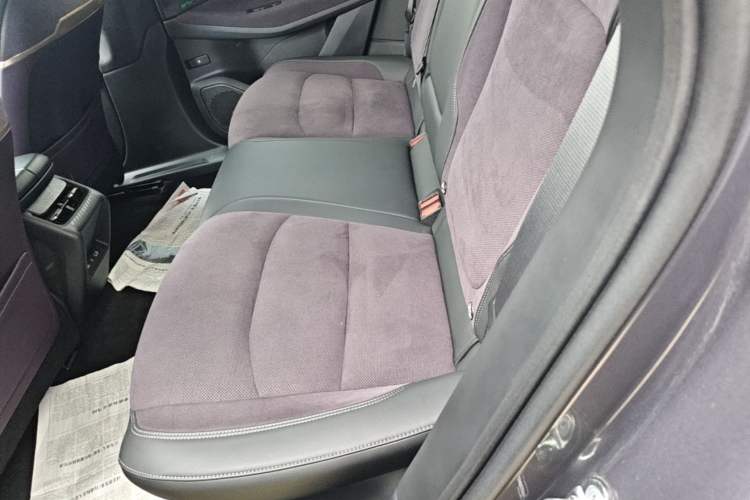 Used Lynk & Co 08 EM-P 2023 220 km Limited-Time Edition Left Rear Seat
