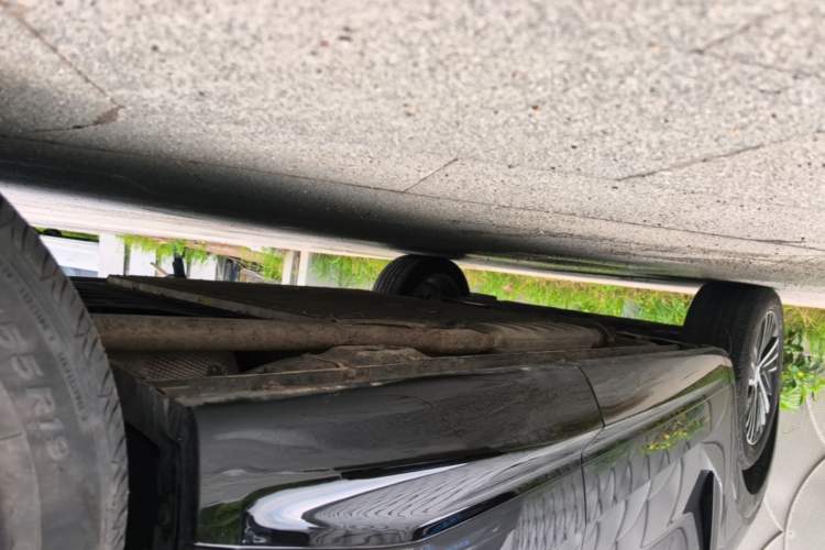 Used Lynk & Co 08 EM-P 2023 220km All-Wheel-Drive Performance Halo Left Side Sill