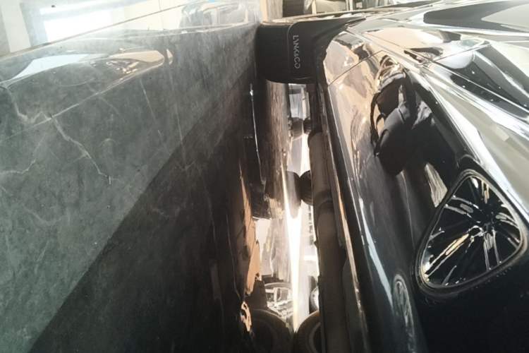 Used Lynk & Co 08 EM-P 2023 220km All-Wheel-Drive Performance Halo Left Side Sill