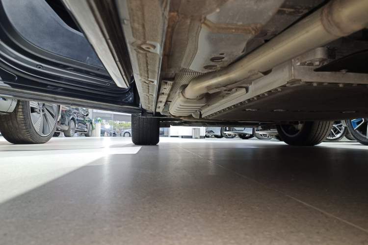 Used Lynk & Co 08 EM-P 2023 245km Ultra-Long Range Halo Left Side Sill