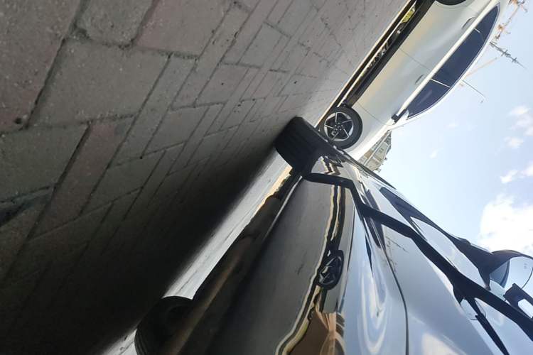 Used Lynk & Co 08 EM-P 2023 120km Long-Range Halo Left Side Sill