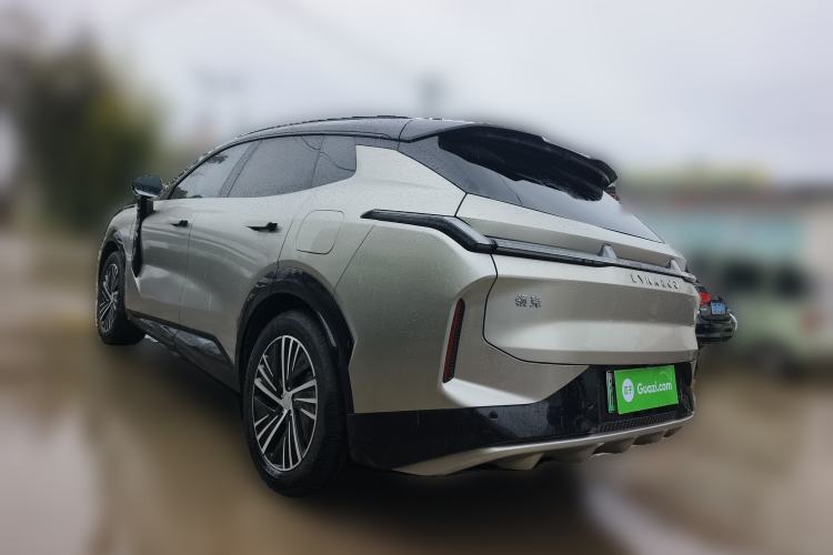 Used Lynk & Co 08 EM-P 2023 120km Long-Range Halo Rear Left 45 Deg