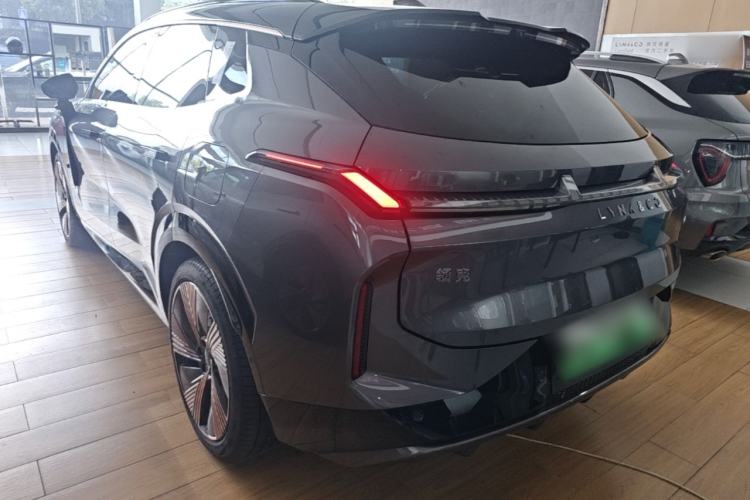 Used Lynk & Co 08 EM-P 2023 220km All-Wheel-Drive Performance Halo Rear Left 45 Deg