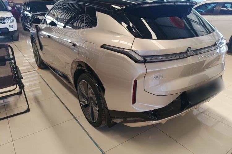 Used Lynk & Co 08 EM-P 2023 120km Long-Range Halo Rear Left 45 Deg
