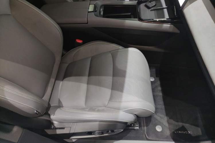 Used Lynk & Co 08 EM-P 2023 245km Ultra-Long Range Halo Right Front Seat