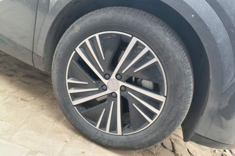 Used Lynk & Co 08 EM-P 2023 120km Long-Range Halo Right Front Wheel Hub