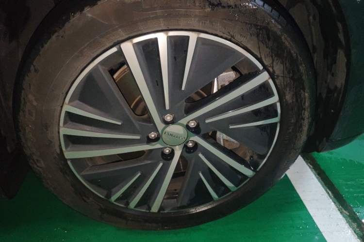 Used Lynk & Co 08 EM-P 2023 245km Ultra-Long Range Halo Right Front Wheel Hub