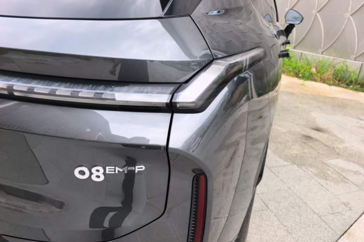 Used Lynk & Co 08 EM-P 2023 220km All-Wheel-Drive Performance Halo Right Rear Taillight