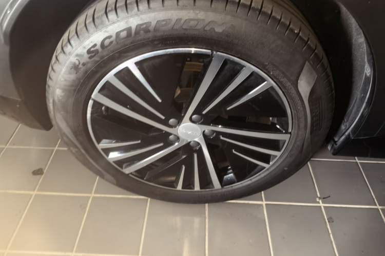 Used Lynk & Co 08 EM-P 2023 120km Long-Range Halo Right Rear Wheel Hub