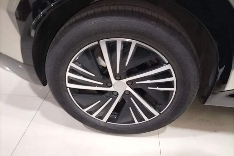 Used Lynk & Co 08 EM-P 2023 245km Ultra-Long Range Halo Right Rear Wheel Hub