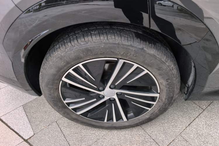 Used Lynk & Co 08 EM-P 2023 220km All-Wheel-Drive Performance Halo Right Rear Wheel Hub