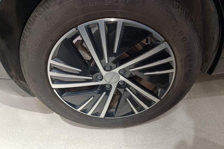 Used Lynk & Co 08 EM-P 2023 245km Ultra-Long Range Halo Right Rear Wheel Hub