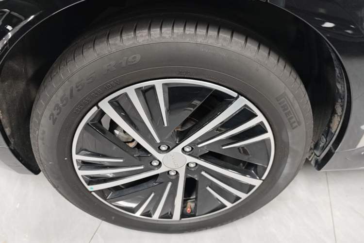 Used Lynk & Co 08 EM-P 2023 245km Ultra-Long Range Halo Right Rear Wheel Hub