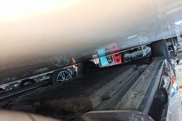 Used Lynk & Co 08 EM-P 2023 245km Ultra-Long Range Halo Right Side Sill