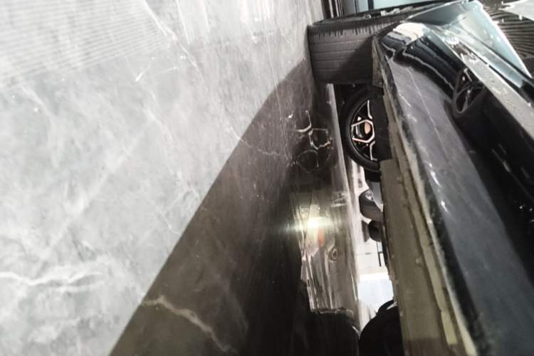 Used Lynk & Co 08 EM-P 2023 220km All-Wheel-Drive Performance Halo Right Side Sill