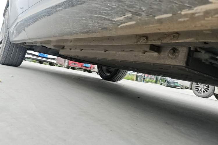 Used Lynk & Co 08 EM-P 2023 220 km Limited-Time Edition Right Side Sill