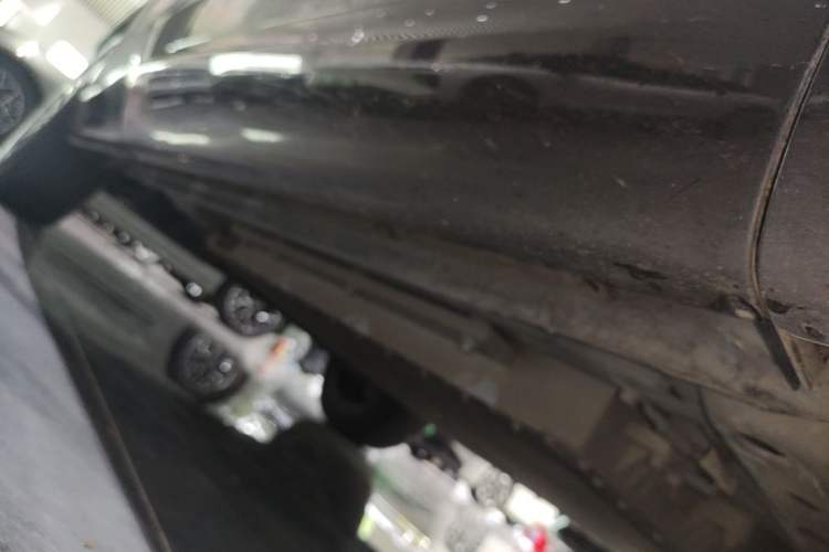 Used Lynk & Co 08 EM-P 2023 245km Ultra-Long Range Halo Right Side Sill