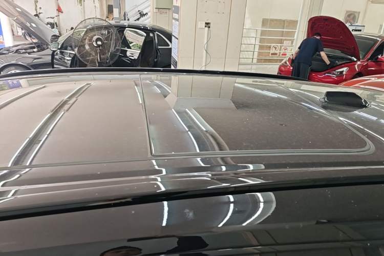 Used Lynk & Co 08 EM-P 2023 220km All-Wheel-Drive Performance Halo Roof