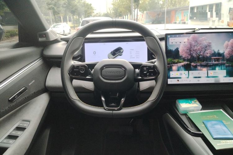 Used Lynk & Co 08 EM-P 2023 220km All-Wheel-Drive Performance Halo Steering Wheel