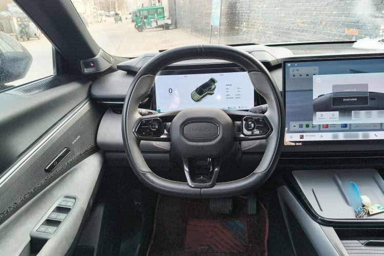 Used Lynk & Co 08 EM-P 2023 120km Long-Range Halo Steering Wheel