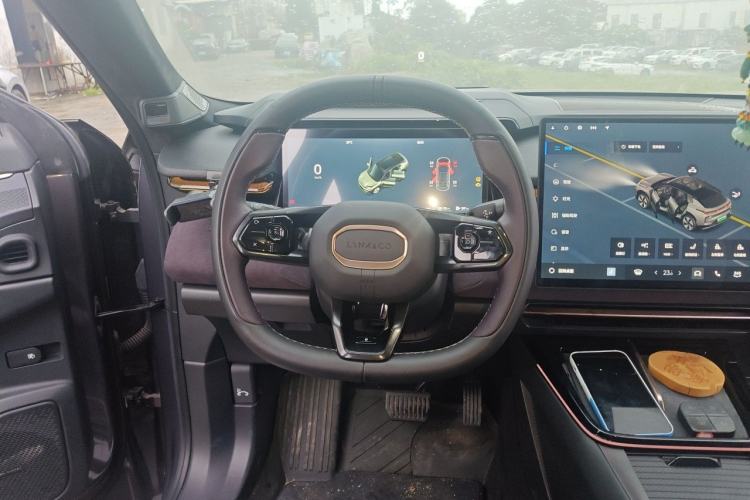 Used Lynk & Co 08 EM-P 2023 220km All-Wheel-Drive Performance Halo Steering Wheel