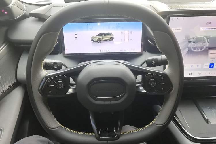 Used Lynk & Co 08 EM-P 2023 120km Long-Range Halo Steering Wheel