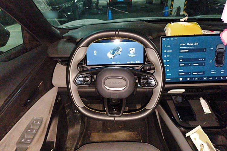 Used Lynk & Co 08 EM-P 2023 120km Long-Range Pro Steering Wheel
