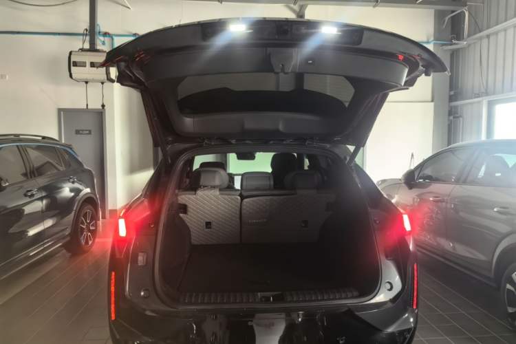 Used Lynk & Co 08 EM-P 2023 120km Long-Range Halo Trunk