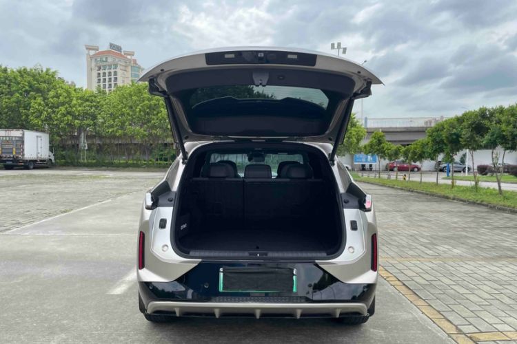 Used Lynk & Co 08 EM-P 2023 120km Long-Range Halo Trunk