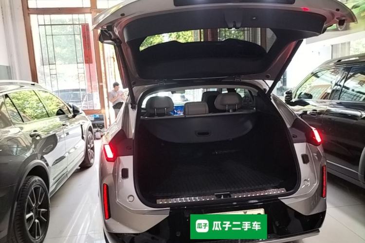 Used Lynk & Co 08 EM-P 2023 245km Ultra-Long Range Halo Trunk