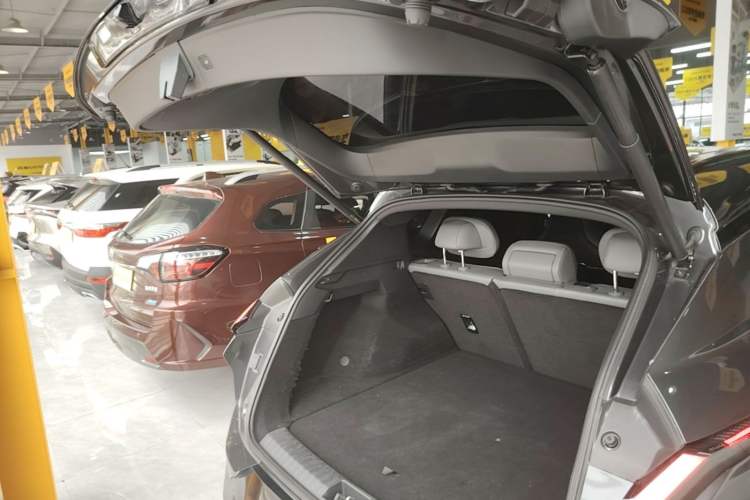 Used Lynk & Co 08 EM-P 2023 120km Long-Range Halo Trunk