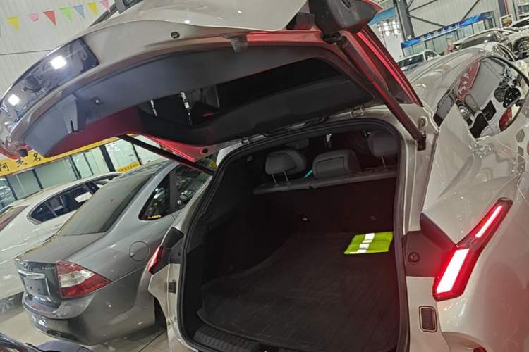 Used Lynk & Co 08 EM-P 2023 120km Long-Range Halo Trunk