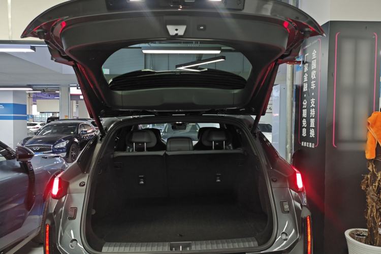 Used Lynk & Co 08 EM-P 2023 120km Long-Range Pro Trunk