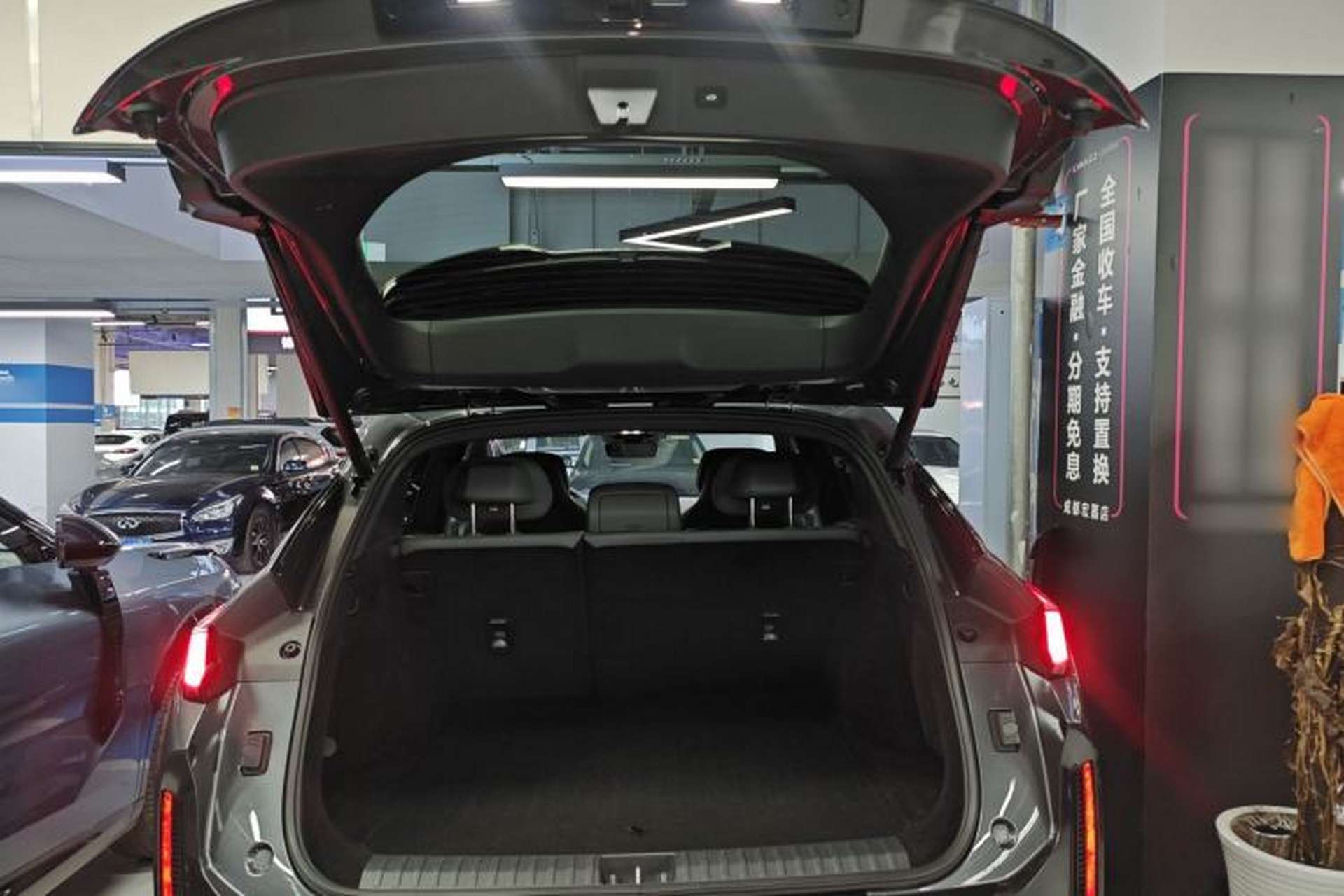 Used Lynk & Co 08 EM-P 2023 120km Long-Range Pro Trunk