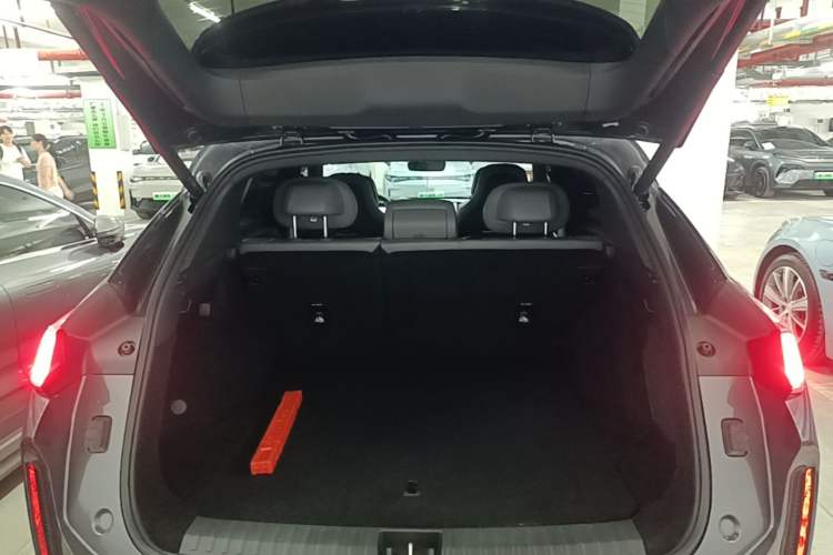 Used Lynk & Co 08 EM-P 2023 120km Long-Range Halo Trunk