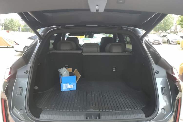 Used Lynk & Co 08 EM-P 2023 120km Long-Range Halo Trunk