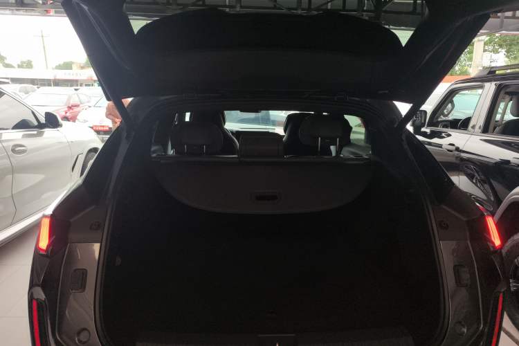Used Lynk & Co 08 EM-P 2023 120km Long-Range Pro Trunk