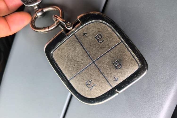 Used Lynk & Co 08 EM-P 2023 220km All-Wheel-Drive Performance Halo Vehicle Key