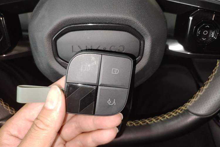 Used Lynk & Co 08 EM-P 2023 120km Long-Range Halo Vehicle Key