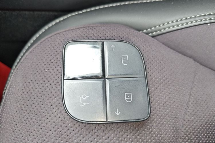 Used Lynk & Co 08 EM-P 2023 220km All-Wheel-Drive Performance Halo Vehicle Key