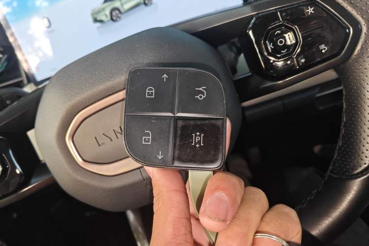 Used Lynk & Co 08 EM-P 2023 220km All-Wheel-Drive Performance Halo Vehicle Key