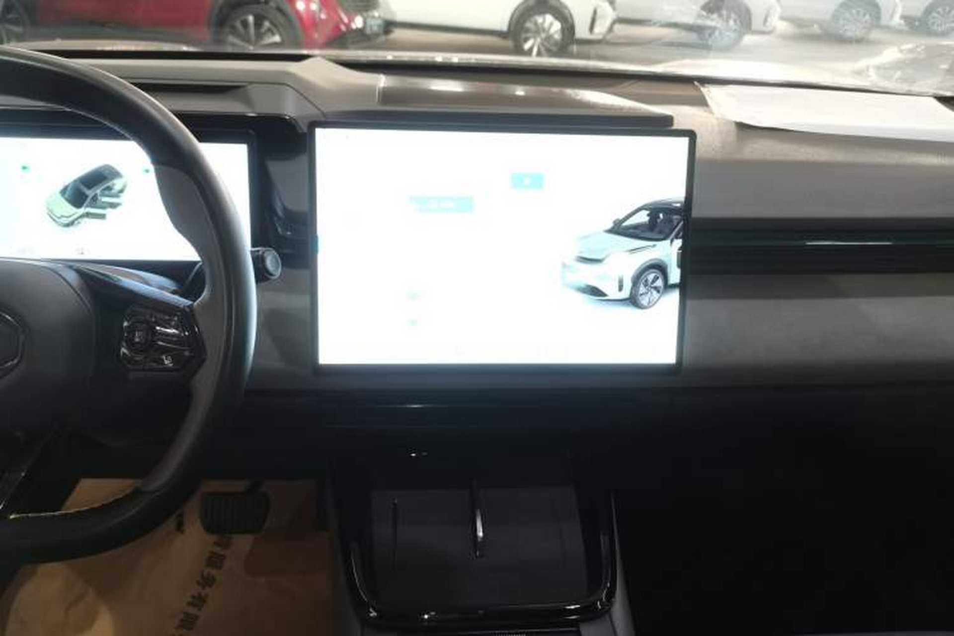 Used Lynk & Co 08 EM-P 2023 220km All-Wheel-Drive Performance Halo Audio And AC Panel