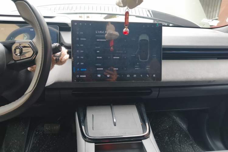 Used Lynk & Co 08 EM-P 2023 220km All-Wheel-Drive Performance Halo Audio And AC Panel