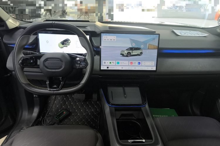 Used Lynk & Co 08 EM-P 2023 220km All-Wheel-Drive Performance Halo Center Console