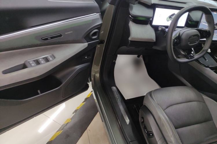 Used Lynk & Co 08 EM-P 2023 220km All-Wheel-Drive Performance Halo Driver Seat