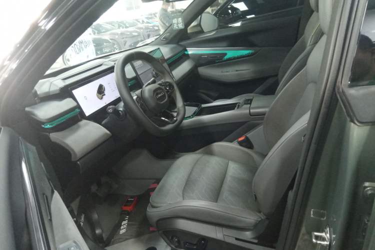 Used Lynk & Co 08 EM-P 2023 220km All-Wheel-Drive Performance Halo Driver Seat