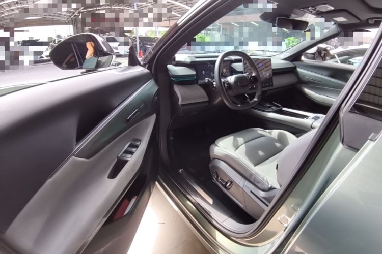 Used Lynk & Co 08 EM-P 2023 220km All-Wheel-Drive Performance Halo Driver Seat