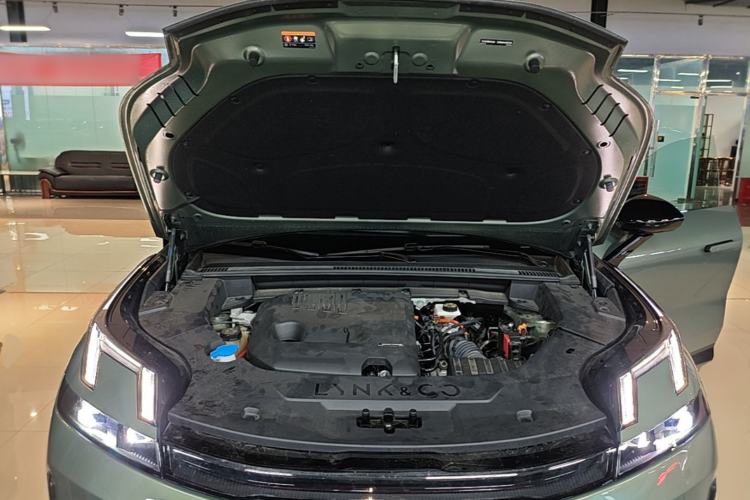 Used Lynk & Co 08 EM-P 2023 220km All-Wheel-Drive Performance Halo Engine Bay