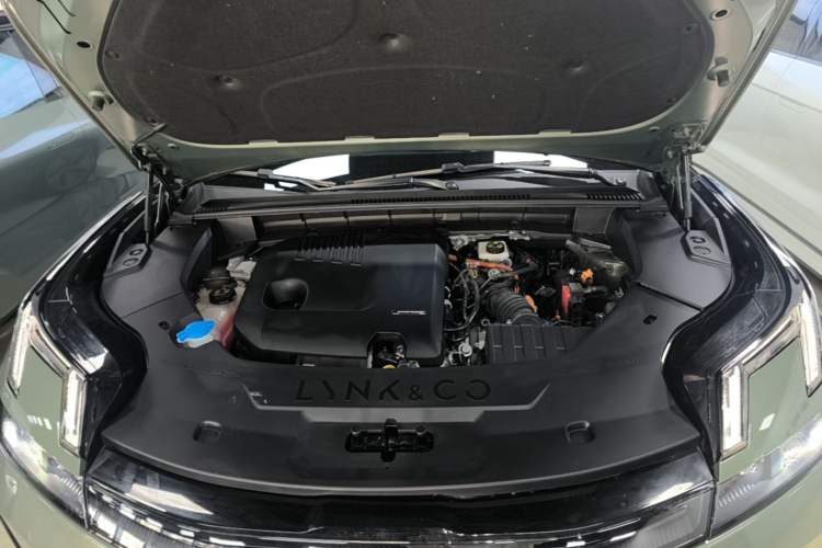 Used Lynk & Co 08 EM-P 2023 220km All-Wheel-Drive Performance Halo Engine Bay